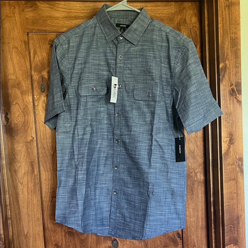 Alfani NWT size small men’s button down collared shirt